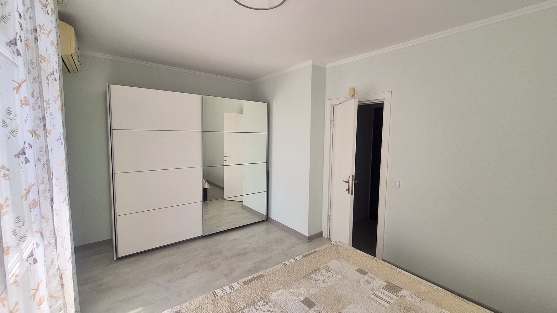 Stylowe mieszkanie z jedną sypialnią i nowym umeblowaniem w okolicy Cocoa Beach – gotowe do zamieszkania
