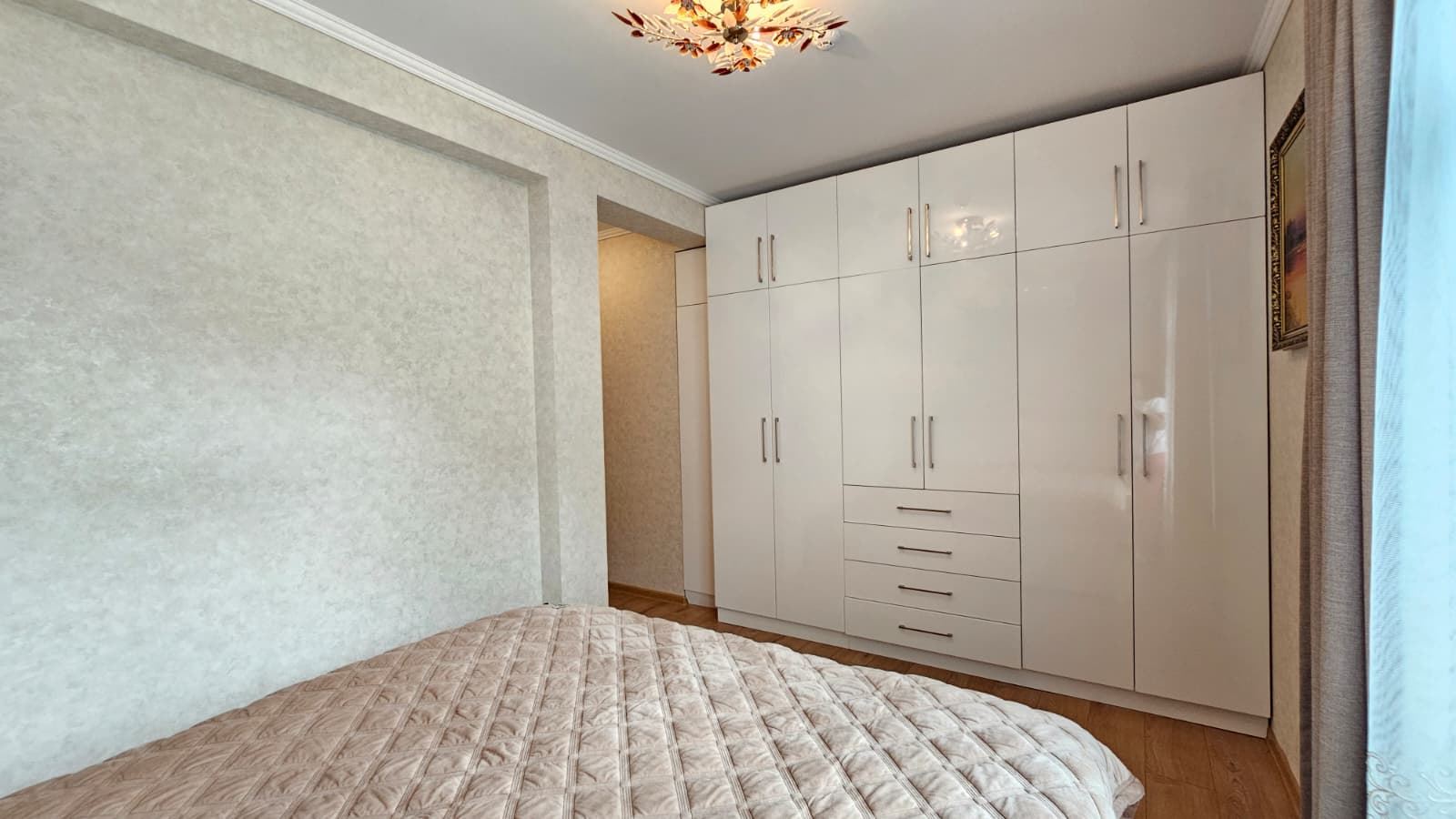 Przestronny penthouse z panoramicznym tarasem i sauną w nowoczesnym kompleksie mieszkaniowym w Słoneczny Brzeg