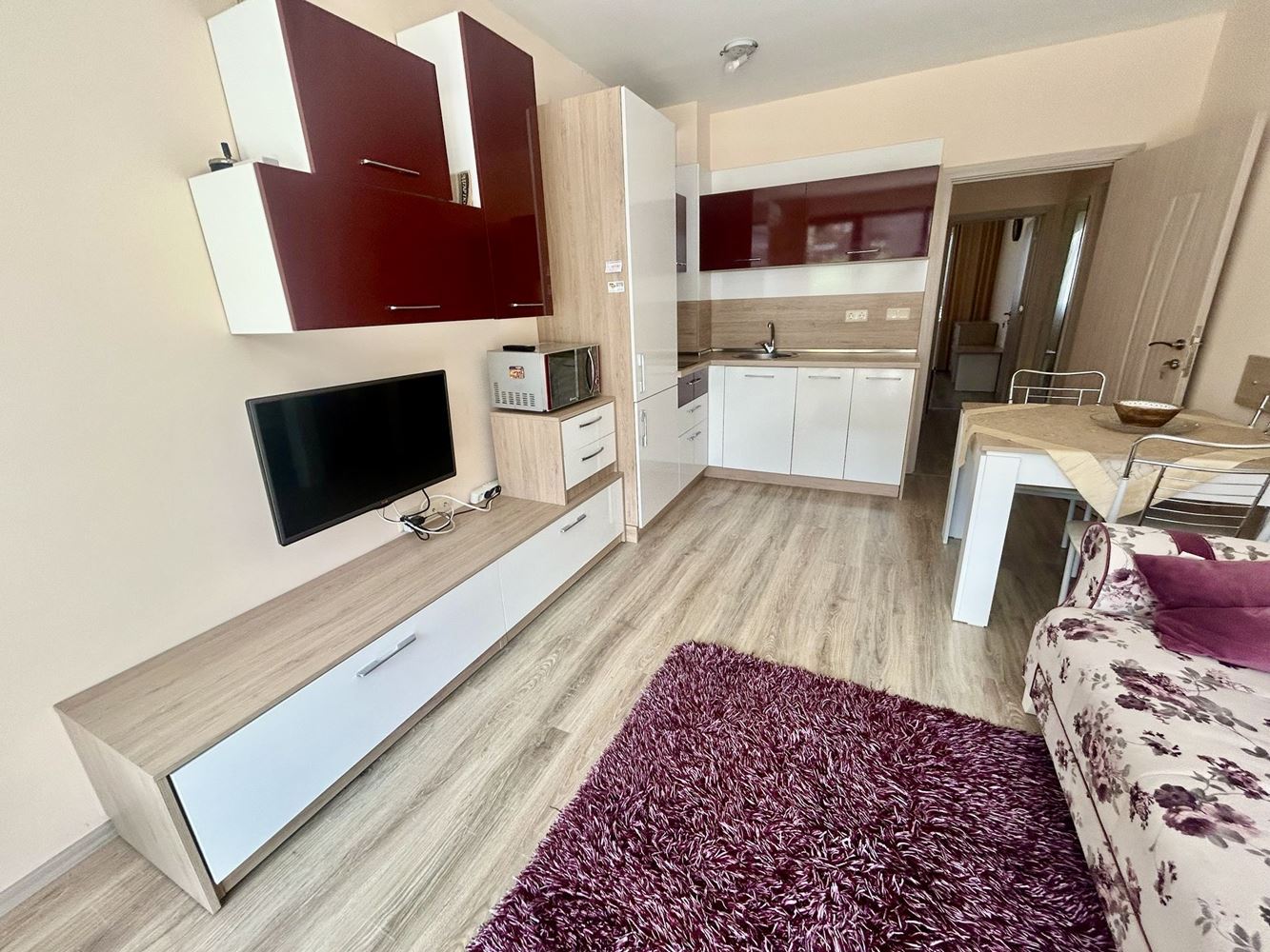 Komfortowy apartament z jedną sypialnią z bezpośrednim wyjściem do basenu w Nesebyrze – wyjątkowo wygodna oferta