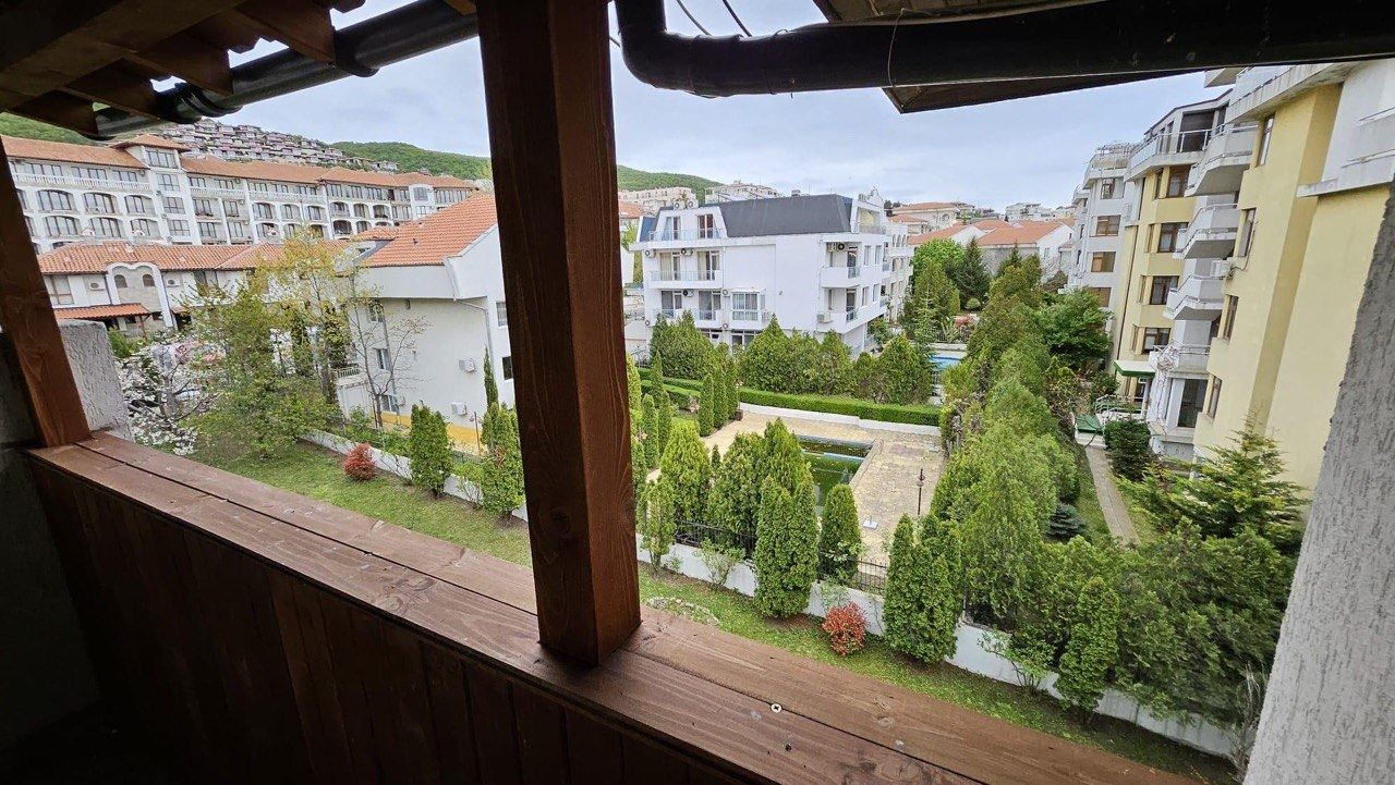 Przestronne mieszkanie trzypokojowe w Sveti Vlas – tylko 100 m od plaży i przystani jachtowej
