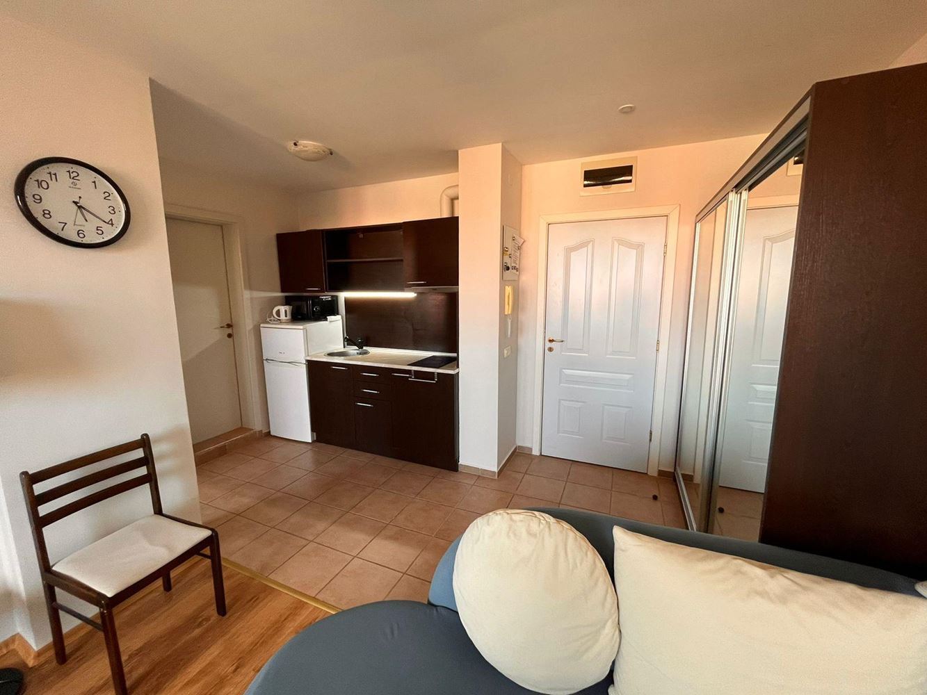 Dwupokojowe mieszkanie w Słonecznym Brzegu – komfort, spokój i zielone otoczenie w pięknym kompleksie