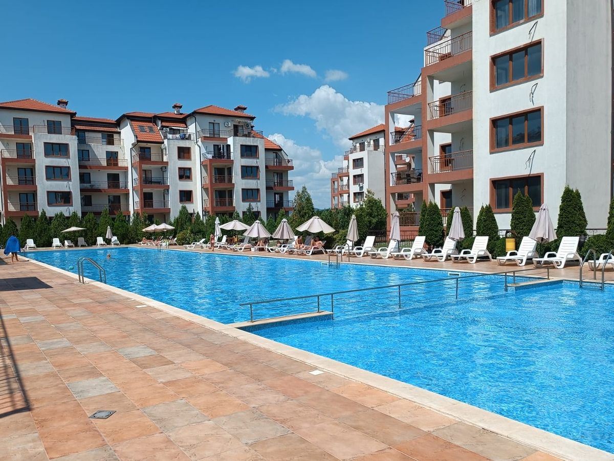 Apartament z jedną sypialnią w zamkniętym kompleksie w Aheloju – w pełni umeblowany i gotowy do zamieszkania