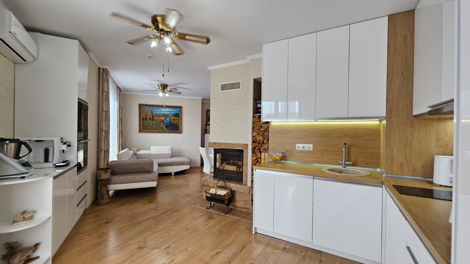 Przestronny penthouse z panoramicznym tarasem i sauną w nowoczesnym kompleksie mieszkaniowym w Słoneczny Brzeg