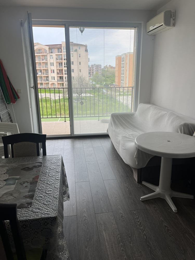 Dwupokojowy apartament w prestiżowym kompleksie w Słonecznym Brzegu – tylko 400 metrów od plaży