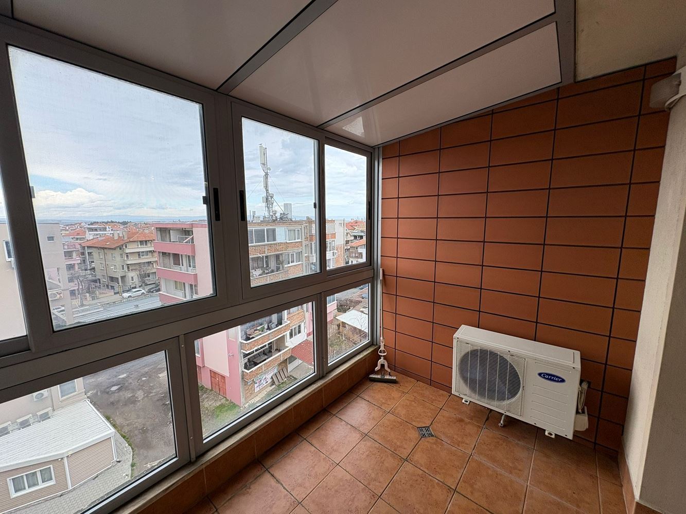  Panoramiczne mieszkanie dwupokojowe na pierwszej linii morza w Pomorie z bezpośrednim widokiem na morze