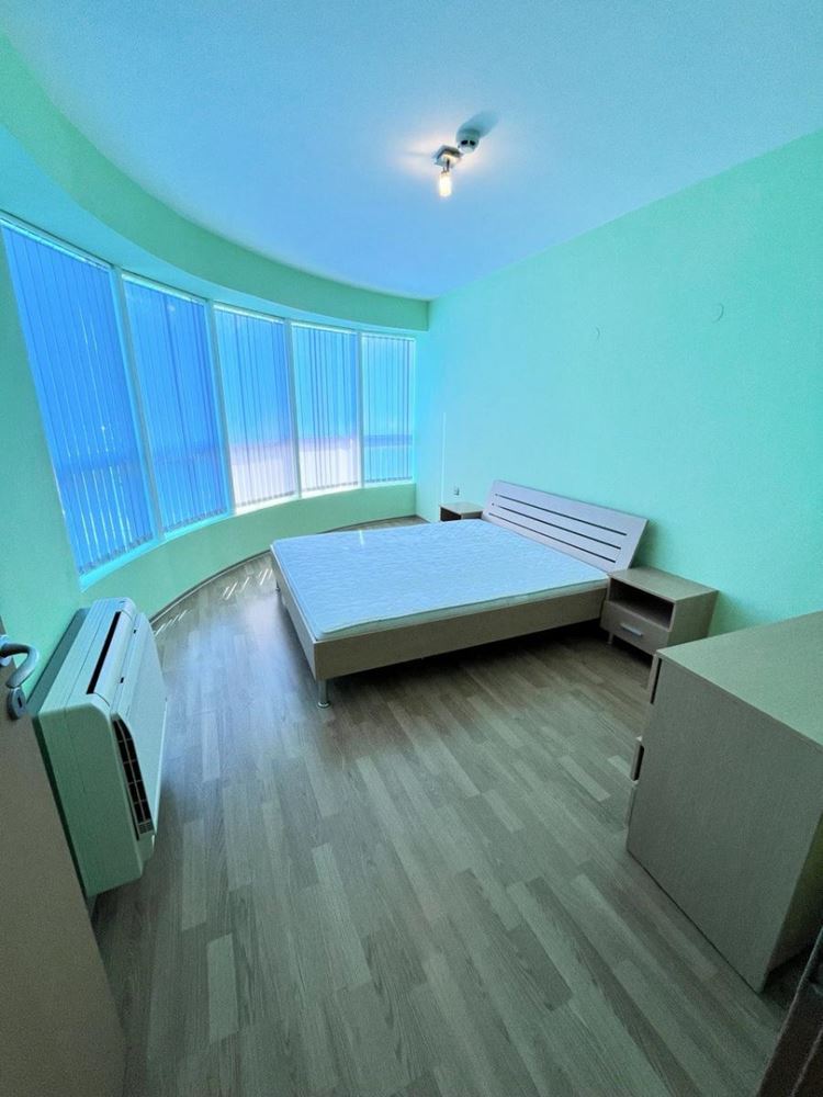 Przestronny apartament z jedną sypialnią i widokiem na basen w doskonale utrzymanym kompleksie w Pomorie