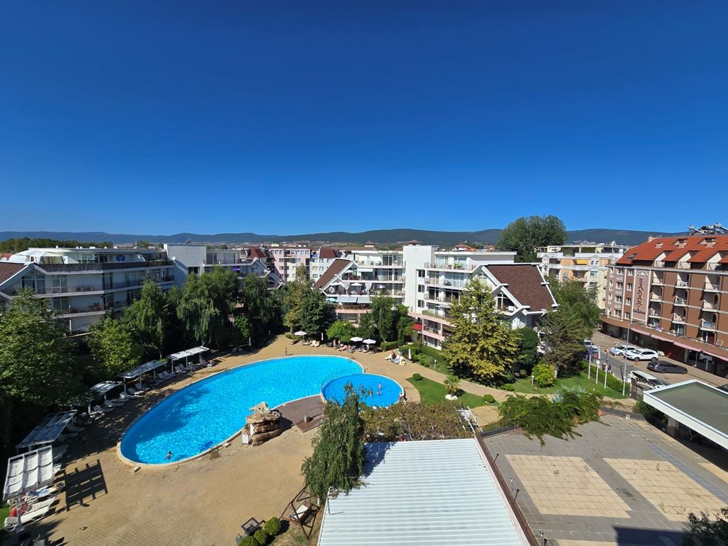 Słoneczny Brzeg - W pełni umeblowany apartament z dwoma balkonami i imponującą infrastrukturą SPA