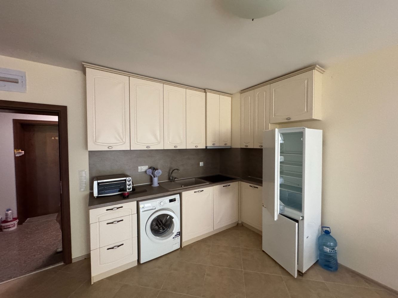 Apartament z jedną sypialnią z widokiem na basen w Sozopolu – przestronny, umeblowany i gotowy do użytkowania