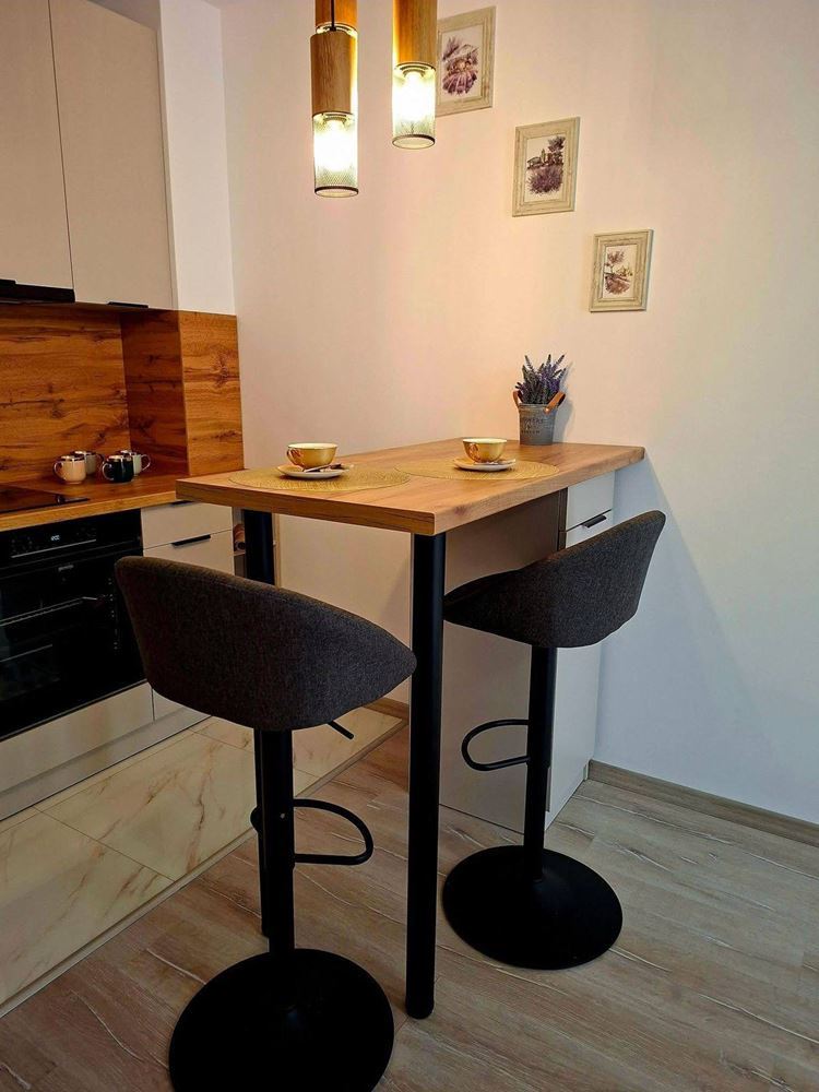 Stylowe dwupokojowe mieszkanie z niską opłatą eksploatacyjną w Słonecznym Brzegu – komfort, bezpieczeństwo i doskonała inwestycja nad morzem