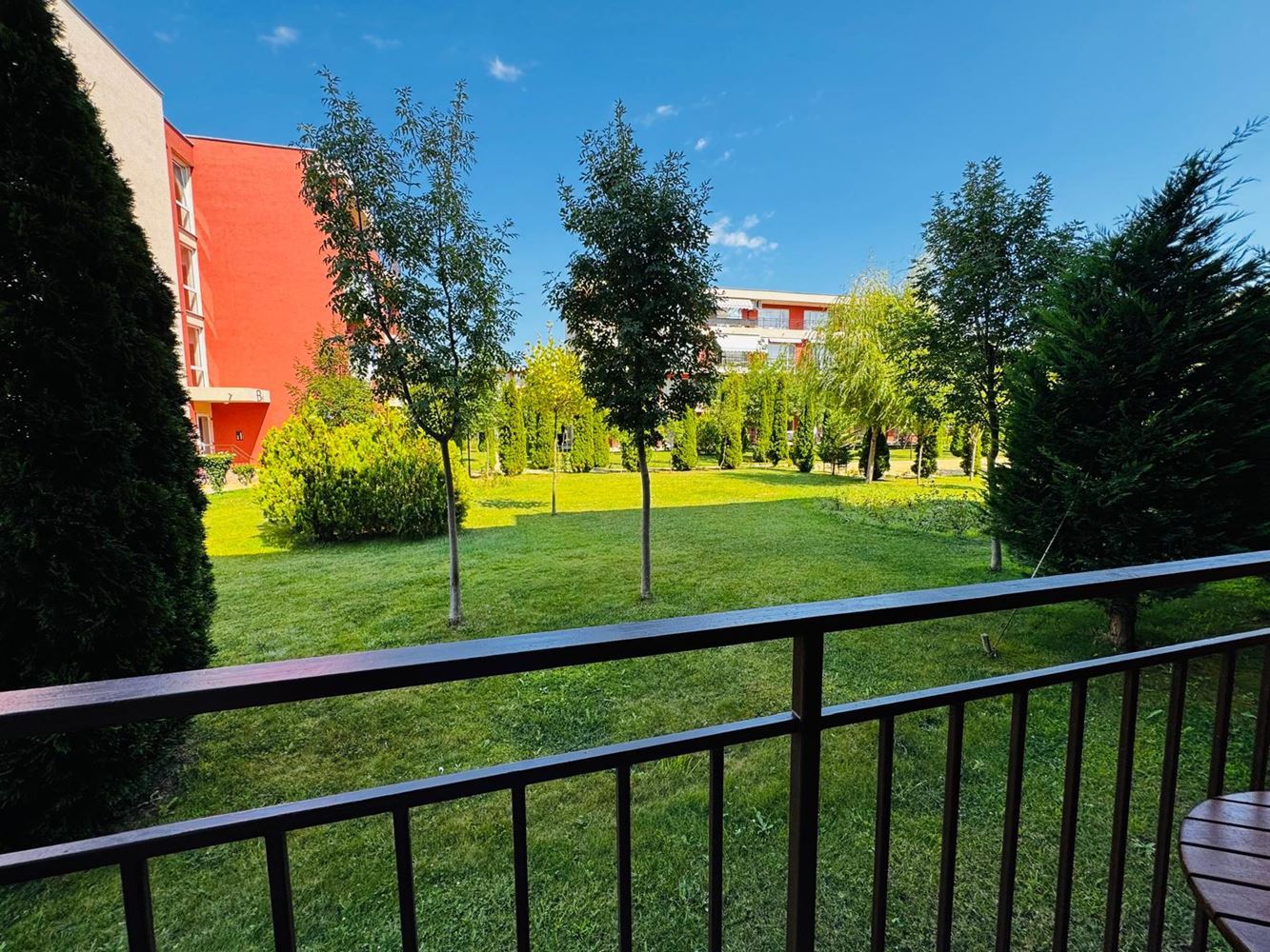 Przytulny apartament z dwiema sypialniami na parterze w Słonecznym Brzegu – doskonała inwestycja blisko aquaparku i morza