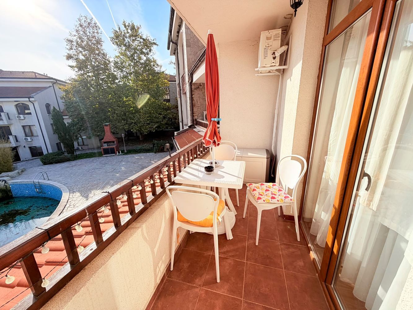 Luksusowy apartament z dwiema sypialniami i widokiem na basen w Aheloy – w pełni umeblowany i gotowy do zamieszkania