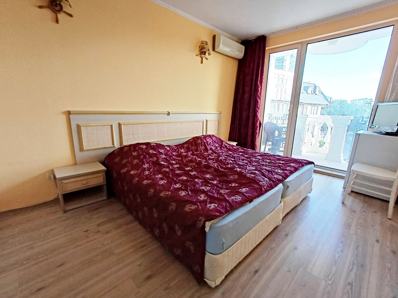 Elegancki apartament z jedną sypialnią 100 metrów od plaży w prestiżowym kompleksie w Słonecznym Brzegu