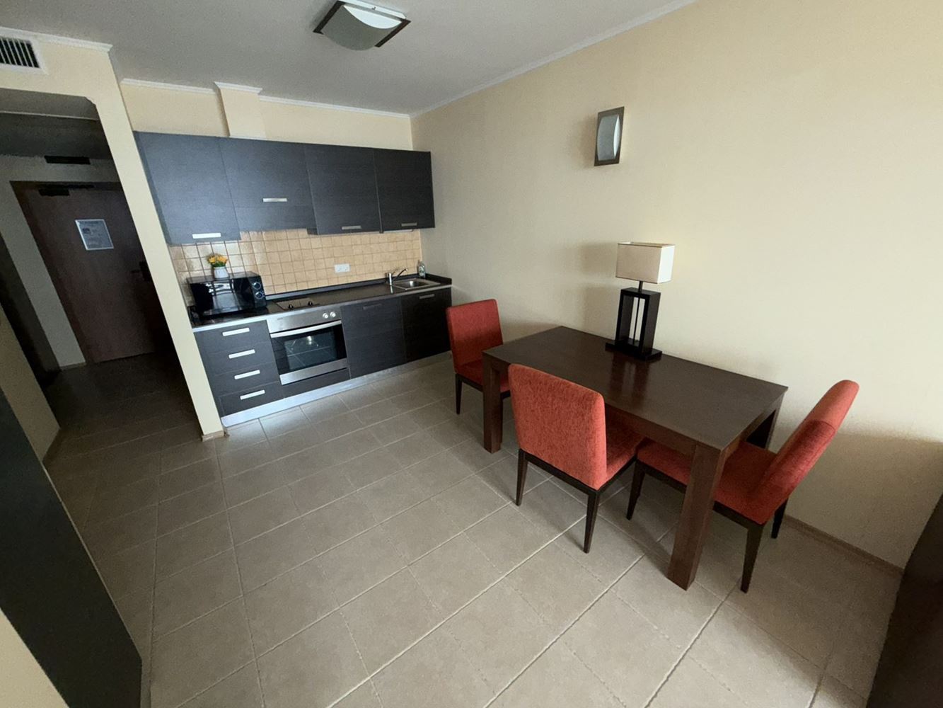 Mieszkanie z dwiema sypialniami w Pomorie z bezpośrednim widokiem na morze – luksusowe życie na pierwszej linii