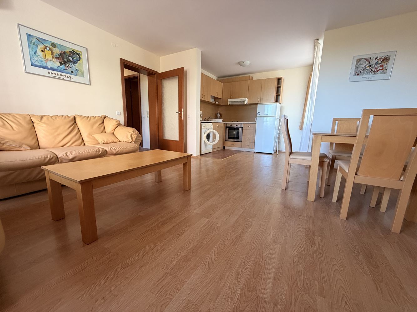 Apartament w absolutnie pierwszej linii w Świętym Własie! Przestronny apartament z jedną sypialnią z pięknym widokiem na morze