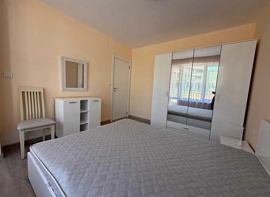 Apartament w pierwszej linii brzegowej w Elenite – generalny remont, prąd do użytku mieszkalnego i bezpośredni dostęp do plaży