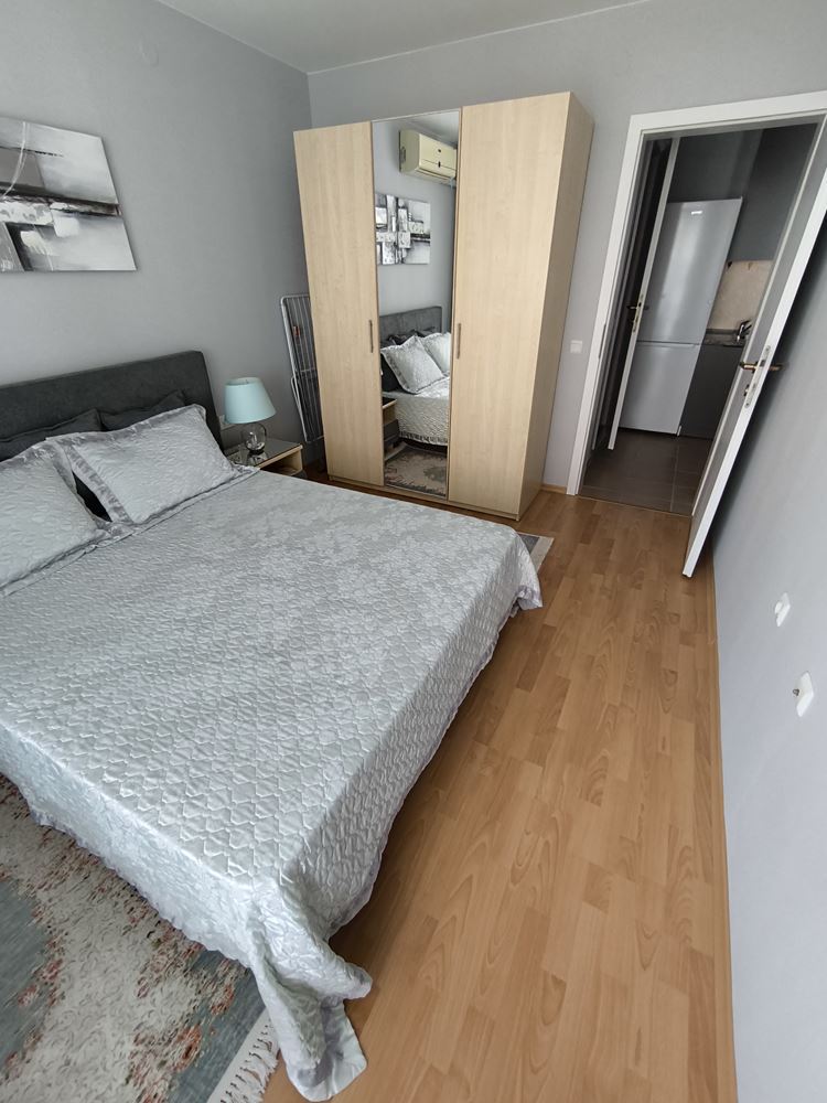 Luksusowy apartament z jedną sypialnią w pierwszej linii brzegowej w Świętym Własie