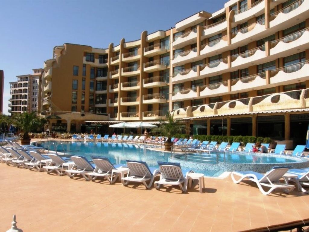 Przestronny apartament z jedną sypialnią i częściowym widokiem na morze – Słoneczny Brzeg, 100 m od plaży