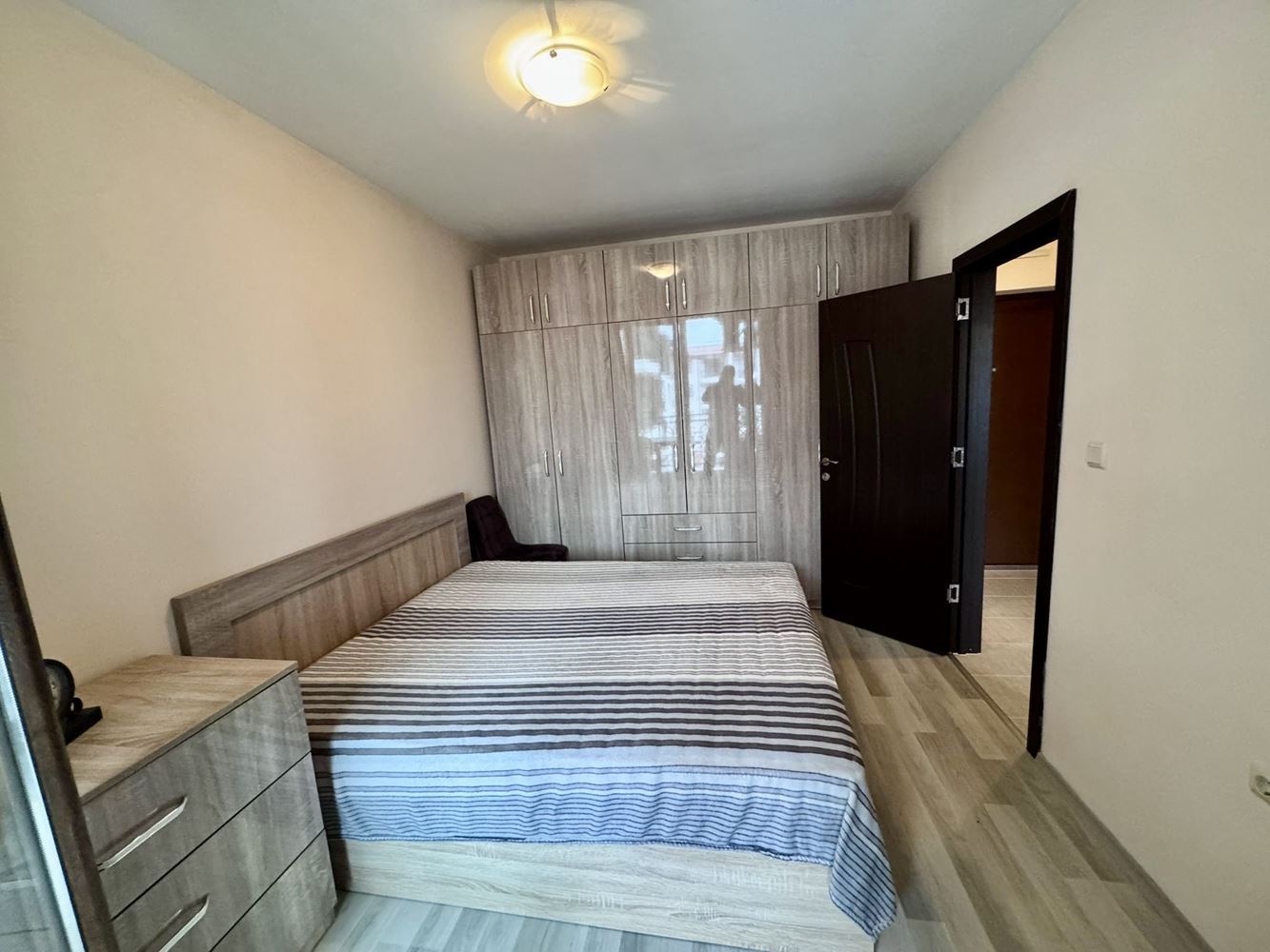 Apartament z jedną sypialnią i panoramicznym widokiem na morze w Nesebyrze – tylko 200 m od plaży, doskonała inwestycja i dom nad morzem