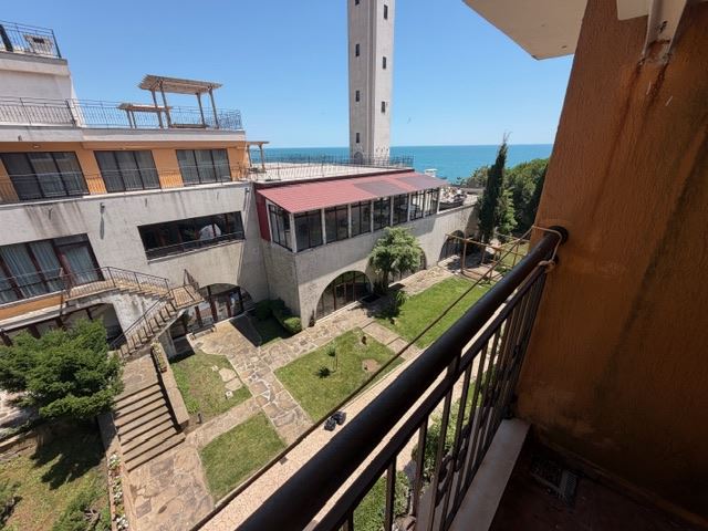 Dwupokojowy apartament na pierwszej linii z widokiem na morze w Aheloy