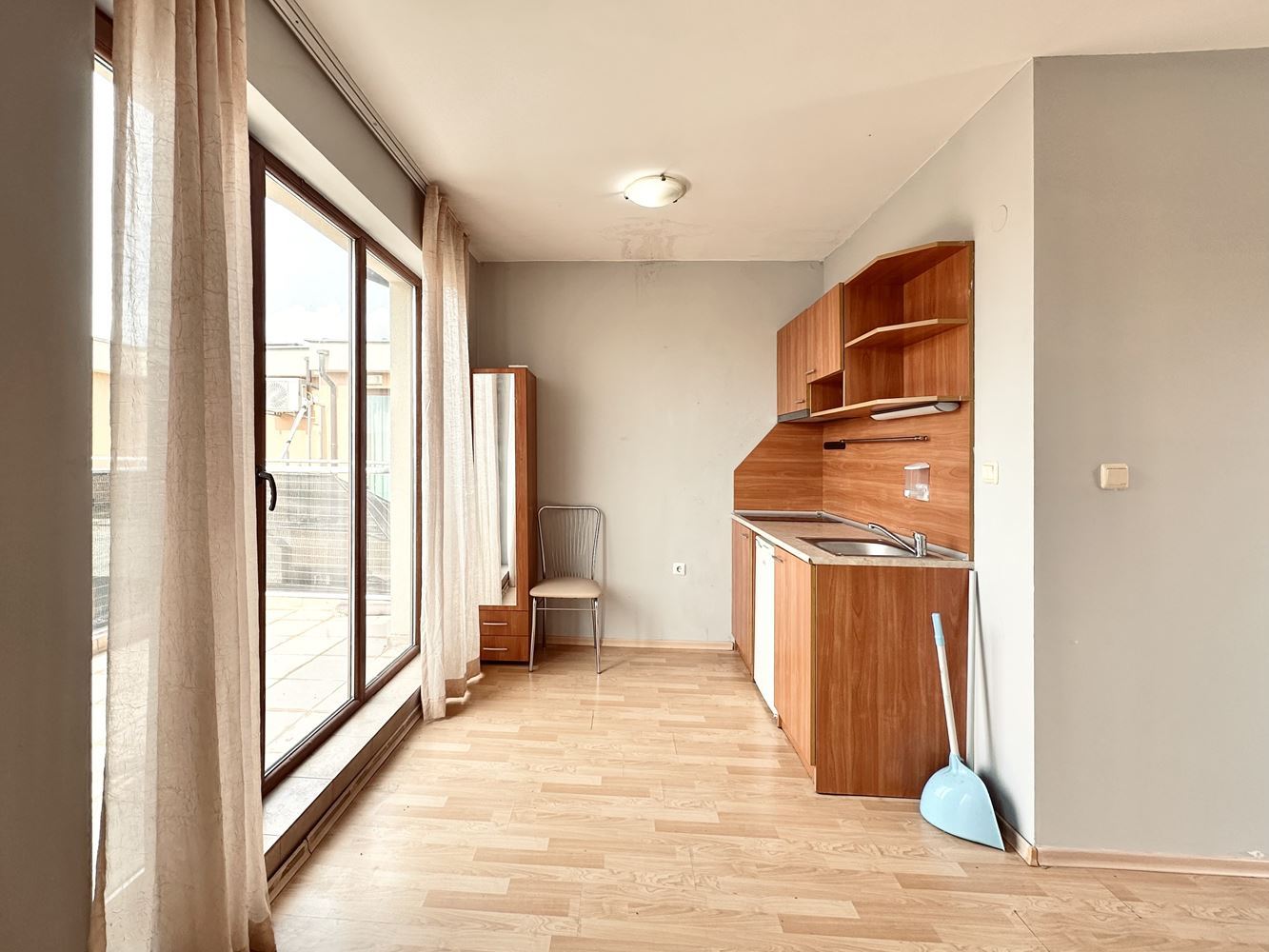 Przestronne studio z imponującym panoramicznym tarasem na Słonecznym Brzegu