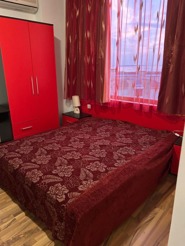 Przestronny apartament z dwiema sypialniami i panoramicznym widokiem na morze w Sveti Vlas