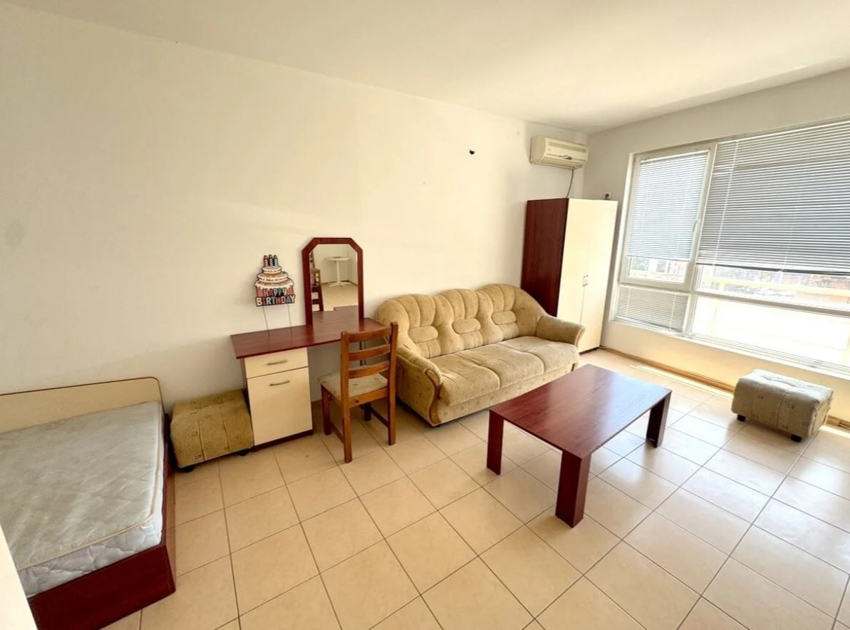 Apartament z jedną sypialnią 300 metrów od plaży w Słonecznym Brzegu – doskonała okazja do remontu i inwestycji