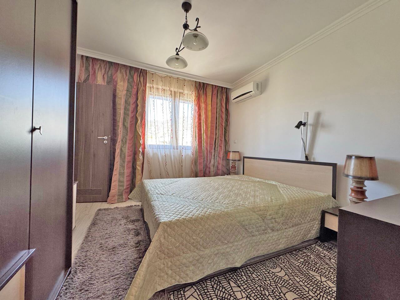 Przestronne mieszkanie z 2 sypialniami w butikowym kompleksie kilka metrów od morza w Sveti Vlas