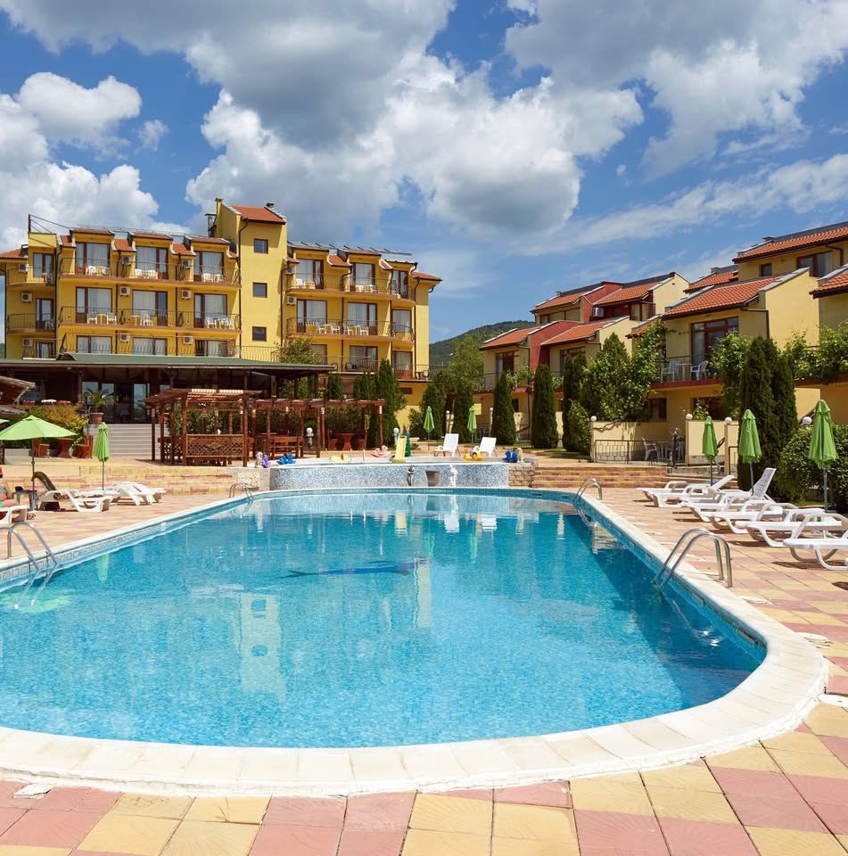 Dwupokojowe mieszkanie w Świętym Własie – 300 m od morza, doskonała infrastruktura i płatność ratalna do końca roku