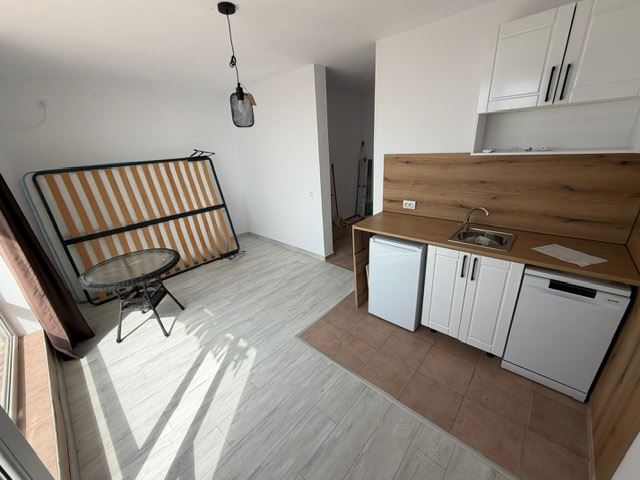 Panoramiczne studio z widokiem na morze w Świętym Własie – imponująca lokalizacja, rozległy kompleks i inwestycja wysokiej klasy