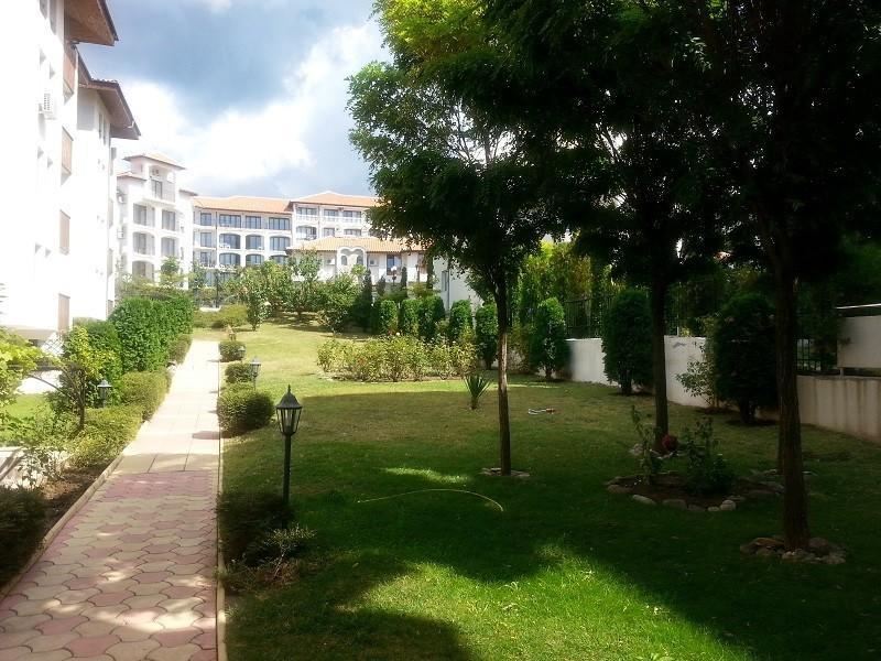 Przestronne mieszkanie z jedną sypialnią i widokiem na morze, zaledwie minutę od plaży w Sveti Vlas