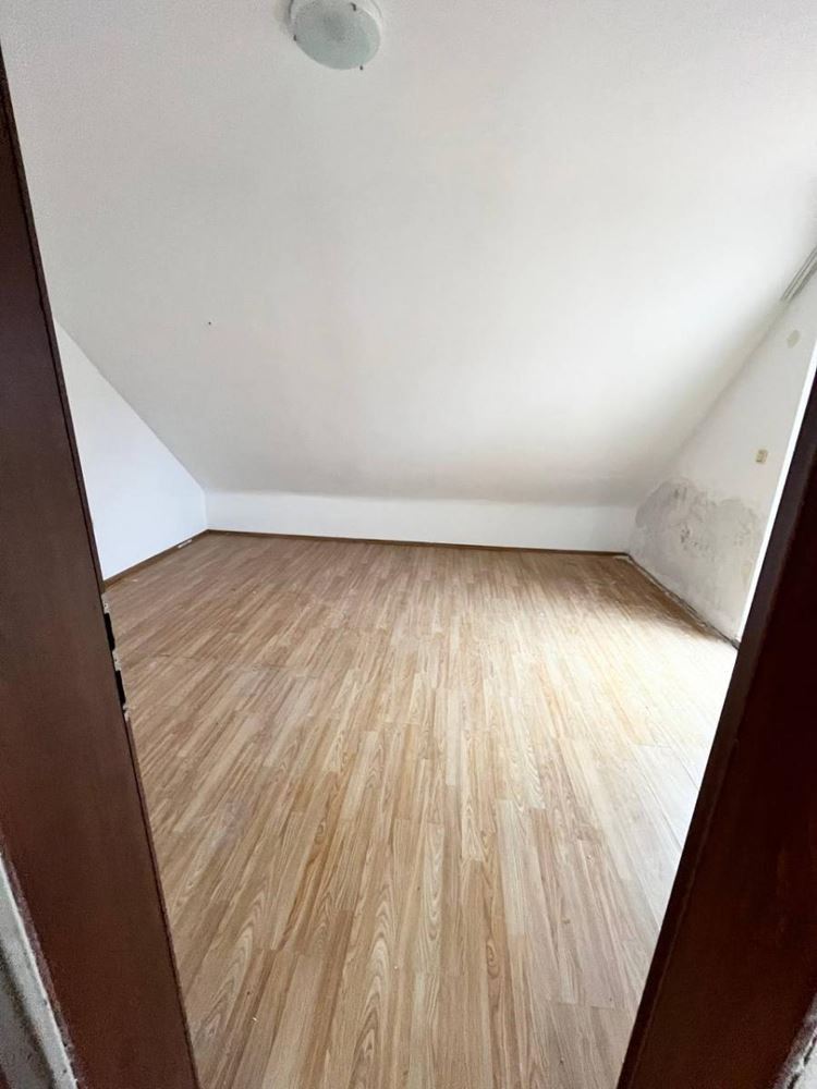 Przestronny apartament dwupoziomowy z dwiema sypialniami między Rawdą a Nessebarem – 200 metrów od plaży, bez opłaty za utrzymanie!  Writing