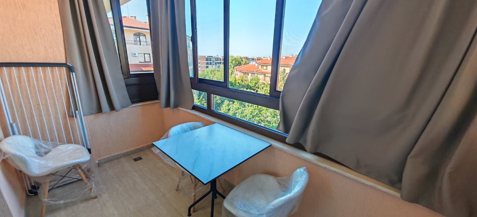 Stylowe mieszkanie z jedną sypialnią w Sveti Vlas – po generalnym remoncie i zaledwie kilka metrów od plaży