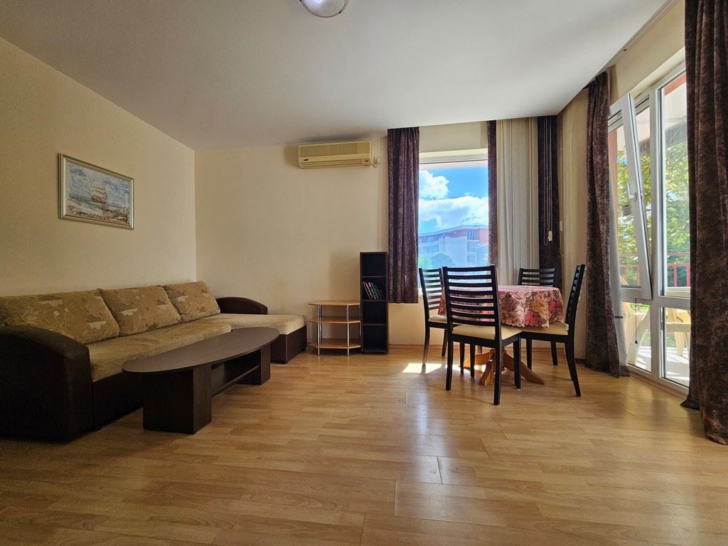 Apartament z jedną sypialnią na pierwszej linii morza w strzeżonym kompleksie w Elenite