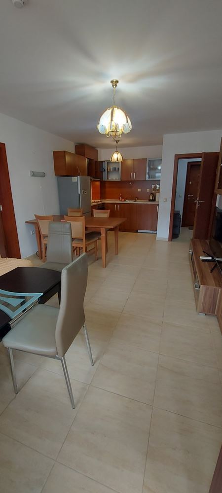  Przestronny apartament z panoramą morza w Sveti Vlas – komfort, zieleń i prestiżowa lokalizacja