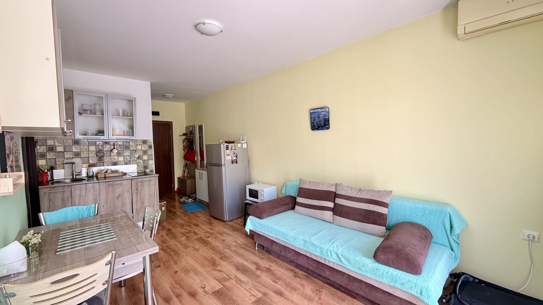 Apartament z jedną sypialnią w Słonecznym Brzegu – spokój, zieleń i komfort w sercu kurortu