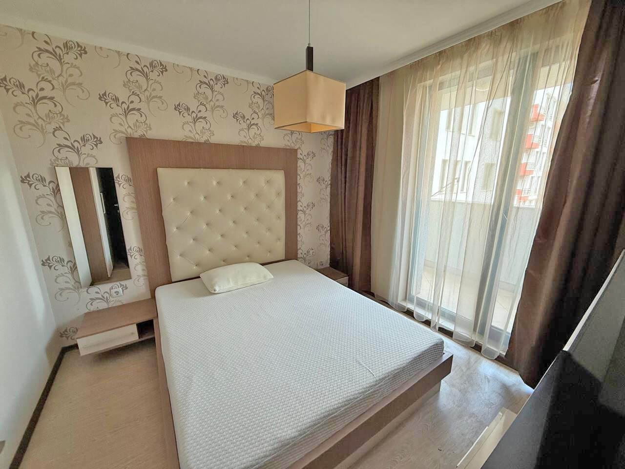 Elegancki apartament z jedną sypialnią w Świętym Własie – komfort, spokój i śródziemnomorski styl blisko morza