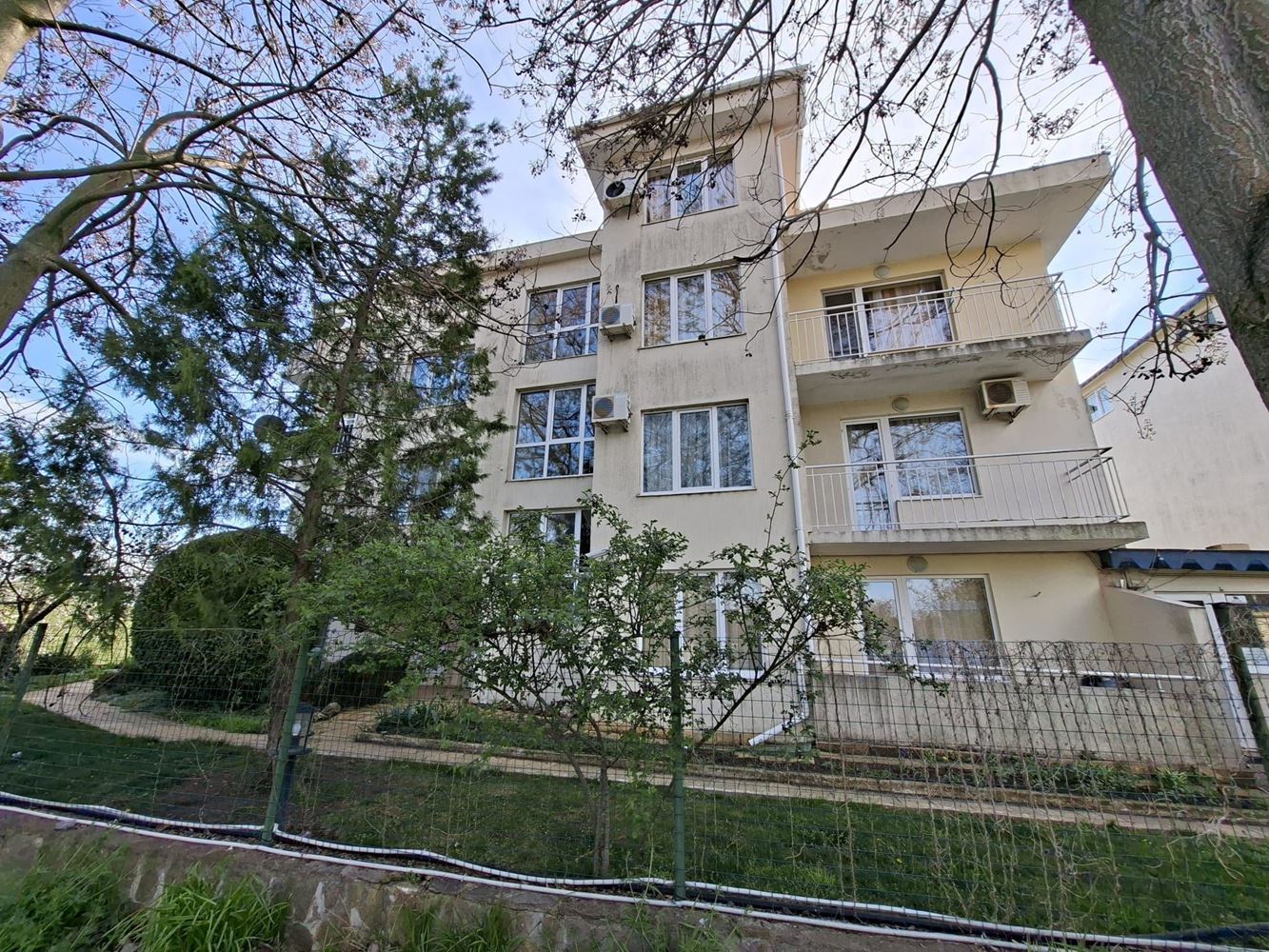 Apartament z jedną sypialnią 300 metrów od morza w Rawdzie – doskonała inwestycja i komfort dla całej rodziny