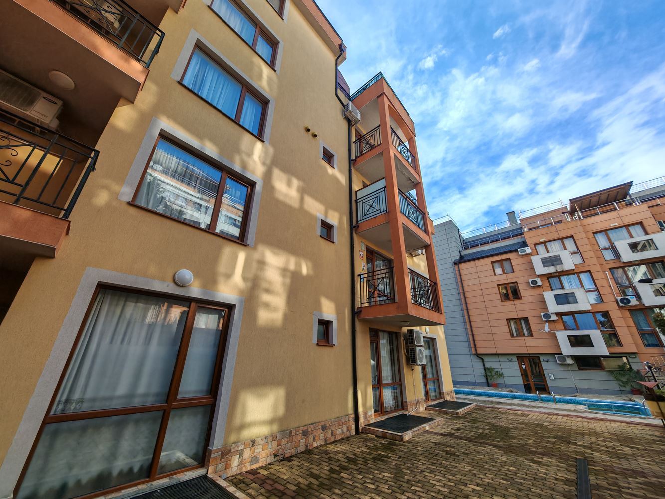 Apartament z dwiema sypialniami w Sveti Vlas z doskonałymi udogodnieniami w zamkniętym kompleksie