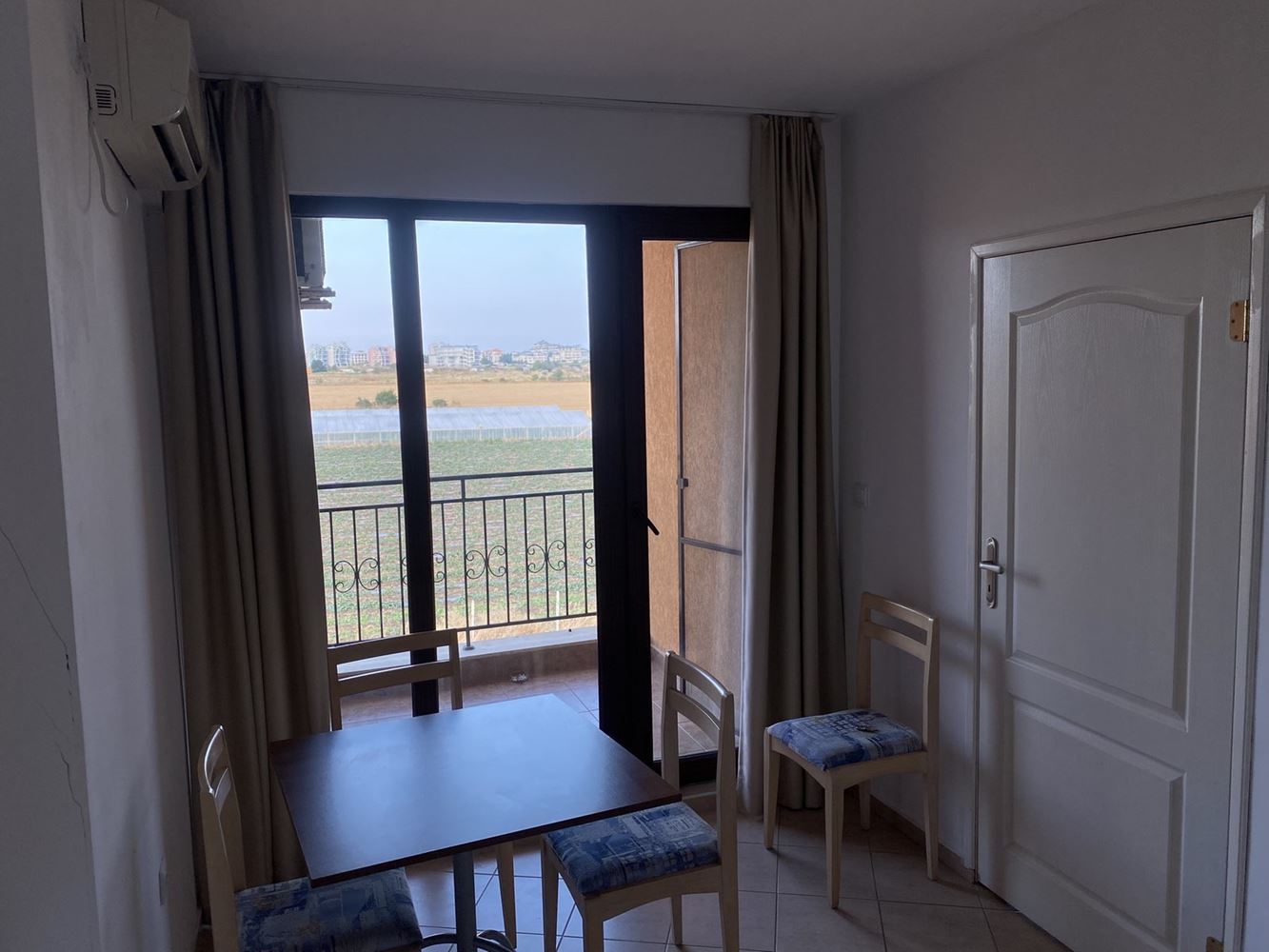 Apartament na pierwszej linii z panoramicznym widokiem na morze i pełną infrastrukturą – Aheloy