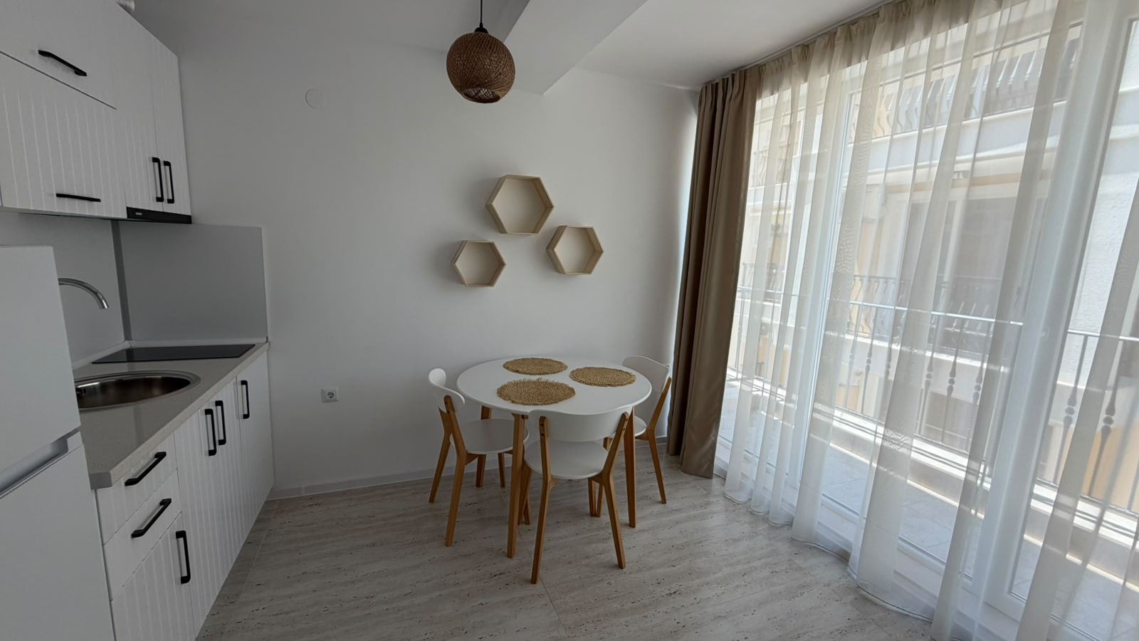 Piękne, przestronne studio z widokiem na morze, 100 m od plaży w Świętym Własie
