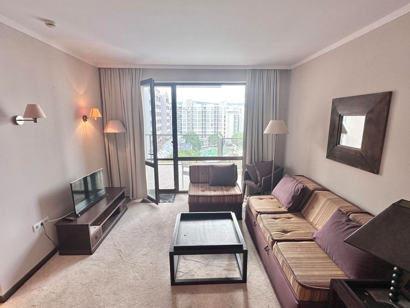 Luksusowy apartament z jedną sypialnią z panoramicznym widokiem na morze w prestiżowym kompleksie w Słonecznym Brzegu