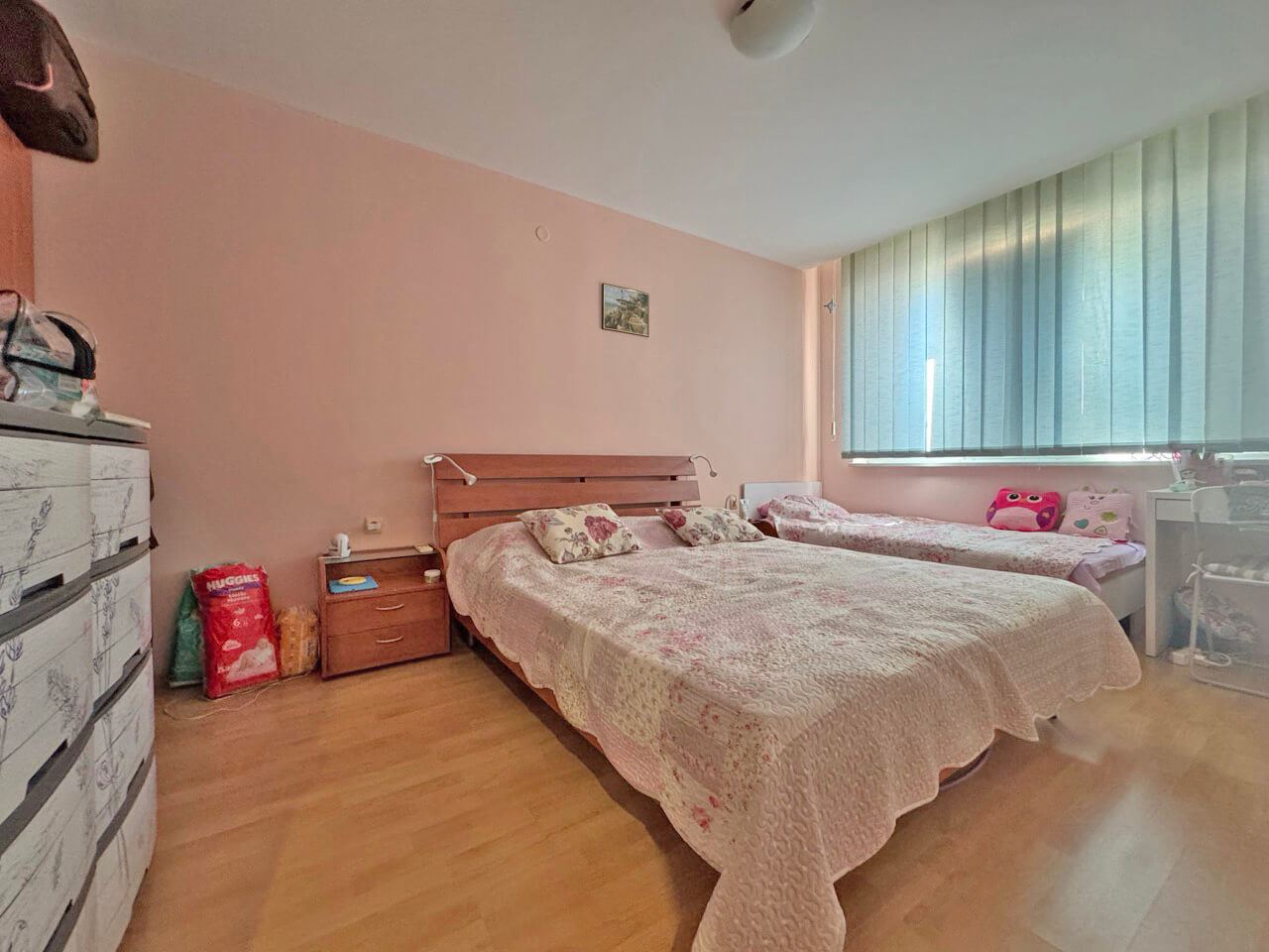 Apartament z dwiema sypialniami w Słonecznym Brzegu – doskonała lokalizacja blisko morza, komfort i pełna gotowość do zamieszkania