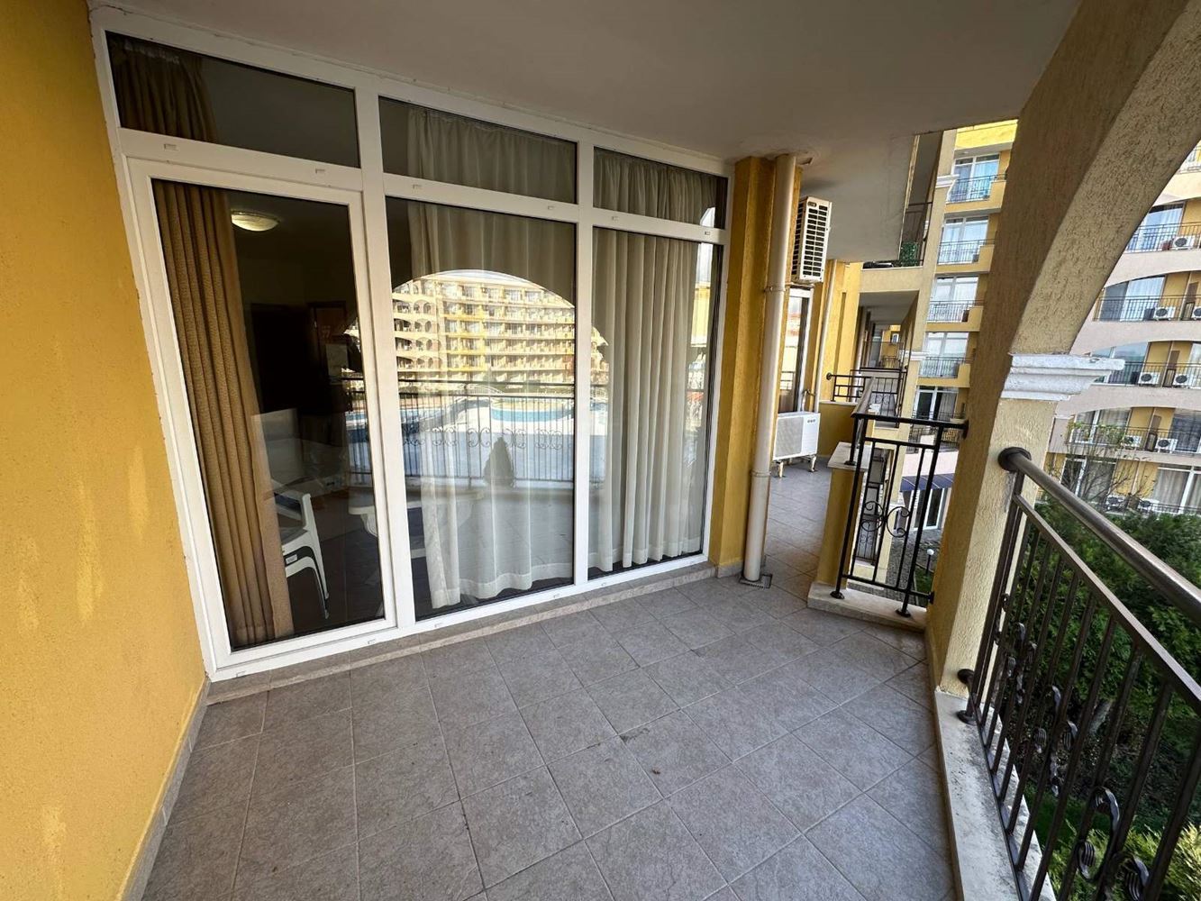 Luksus nad morzem w pierwszej linii – przestronny apartament z dwiema sypialniami i widokiem na morze w Aheloy
