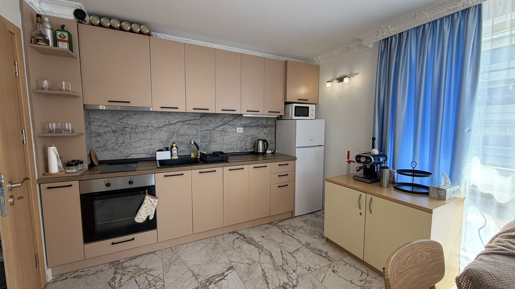 Przestronne dwupokojowe mieszkanie 300 m od morza w Słonecznym Brzegu – komfort, bezpieczeństwo i doskonała inwestycja