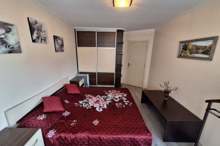 Przytulny apartament z jedną sypialnią 200 metrów od plaży w Rawdzie – komfort i spokój w doskonałej nieruchomości nad morzem
