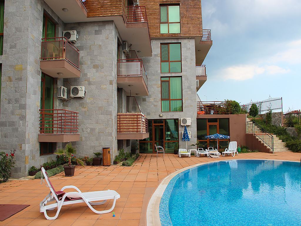 Spokój i komfort wśród natury – mieszkanie blisko Słonecznego Brzegu