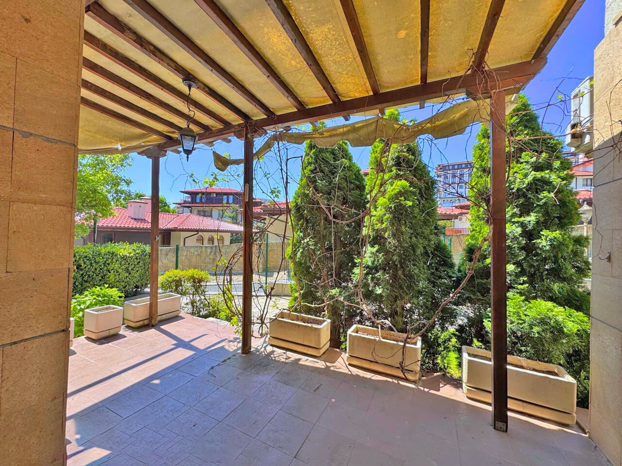 Apartament z jedną sypialnią na pierwszej linii w kompleksie premium w Sveti Vlas