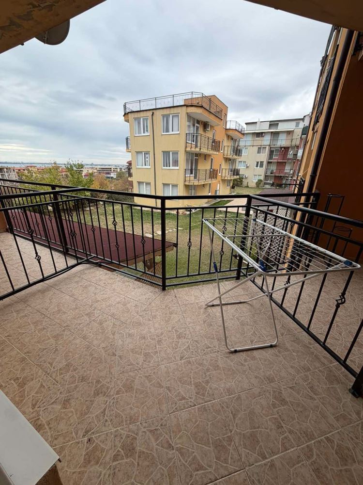 Apartament z jedną sypialnią i widokiem na morze w Sweti Własie, rejon Intsaraki – przytulność i spokój nad morzem