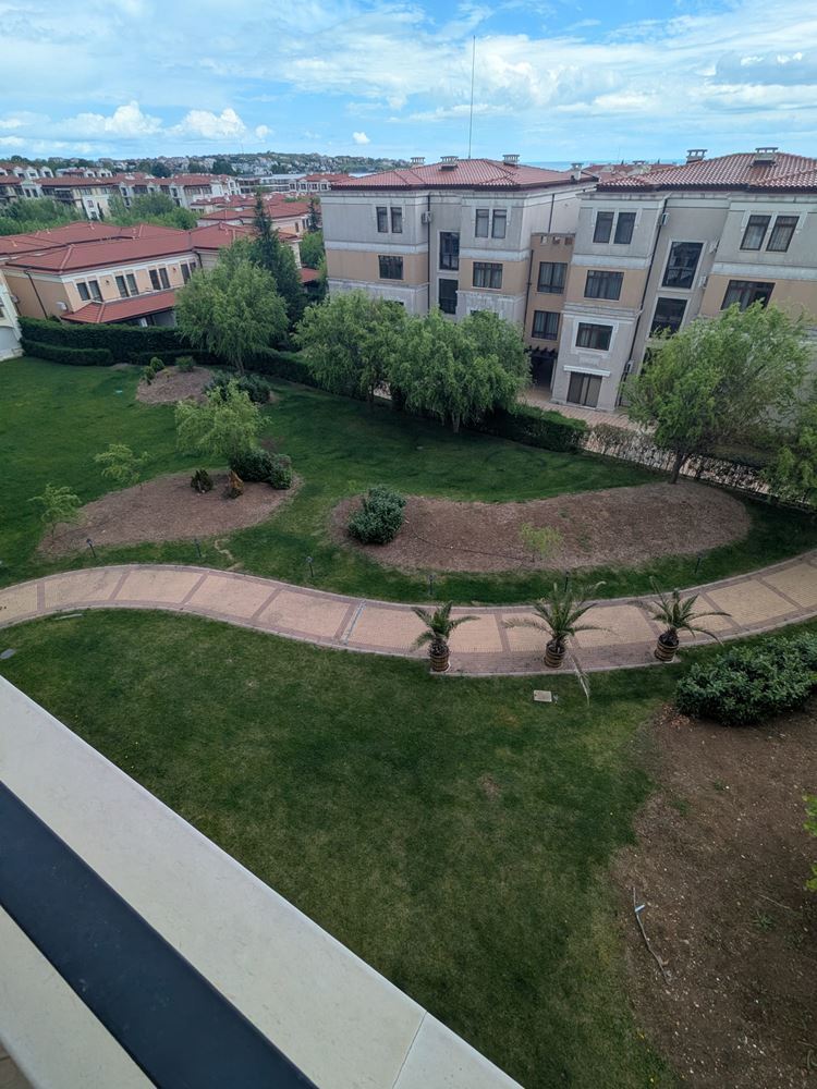 Apartament z jedną sypialnią z częściowym widokiem na morze w luksusowym kompleksie z własną infrastrukturą w Sozopolu