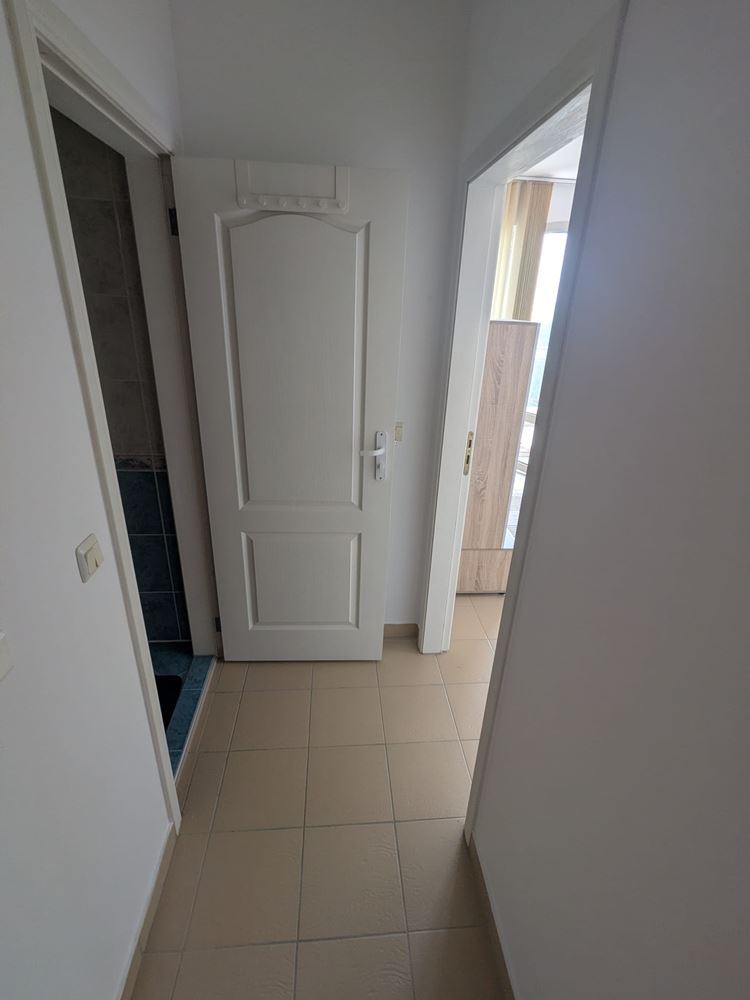 Przestronne mieszkanie z dwoma sypialniami i frontalną panoramą morza w kompleksie w Rawdzie
